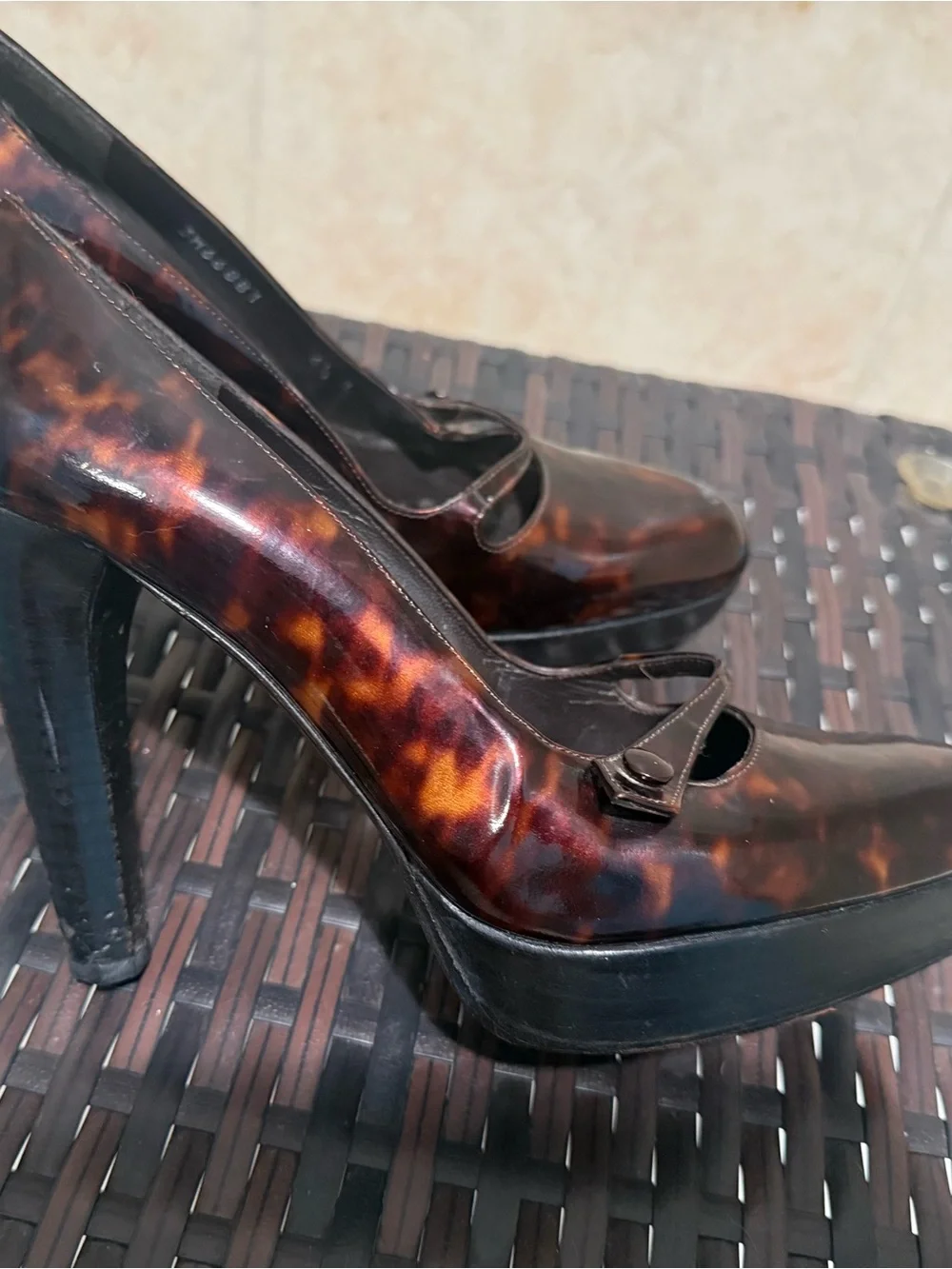 Women’s Tortoiseshell Patent Platform Pumps - Brown Stuart Weitzman size 6.5
